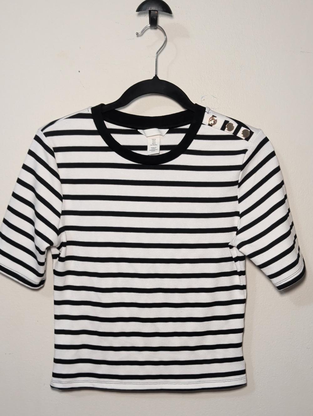 H&M Black & White Striped Short Sleeve Tee Gold Shoulder Buttons Women's Size M